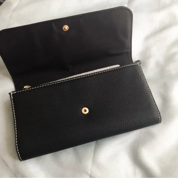 SOLD NWT Tommy Hilfiger Black Wallet - Picture 3 of 6
